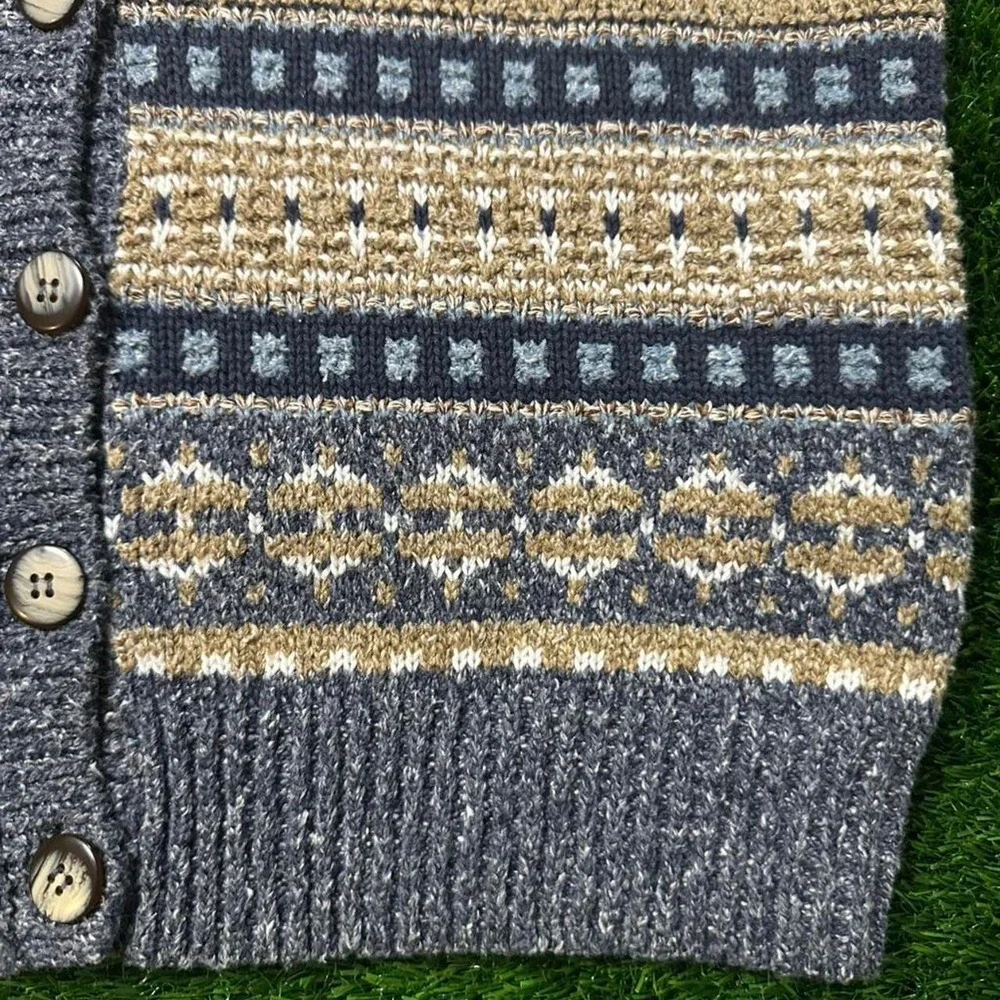 knitted sweater vest